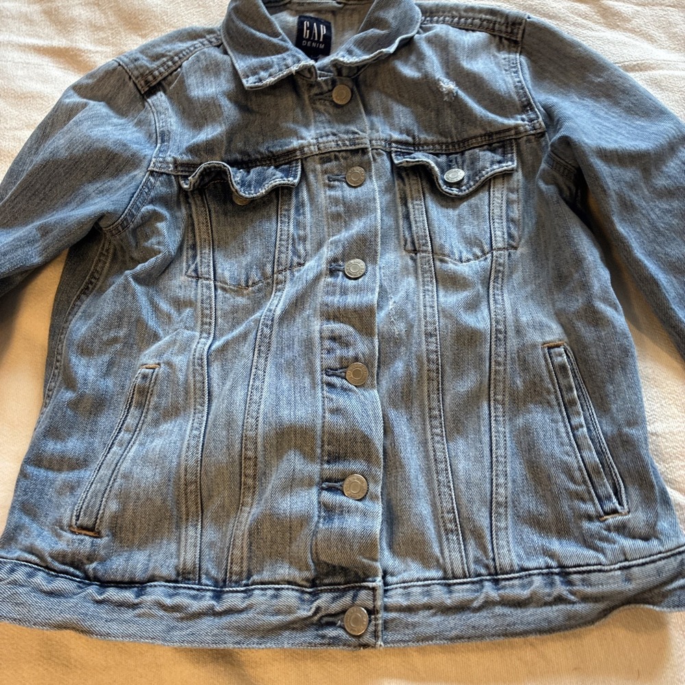 Gap Womens Denim Icon Jacket Medium Wash Blue Distressed Jean Jacket Small Model - Picture 9 of 16